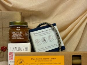 The Pampered Bee Hamper-honey-gift-pack
